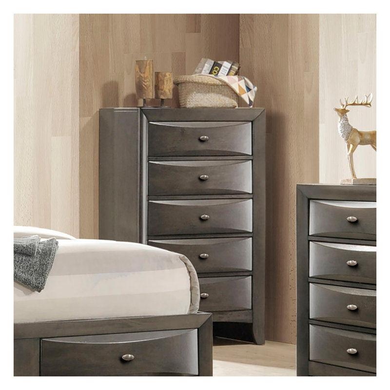 Commode transitionnelle à 5 tiroirs avec poignées ovales en bois massif et bois d'ingénierie au fini gris, Gris