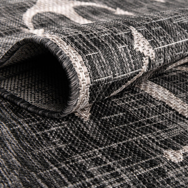 Tapis gris anthracite intérieur / extérieur Glidden, Demi-cercle 2 pi 2 po x 3 pi 7 po