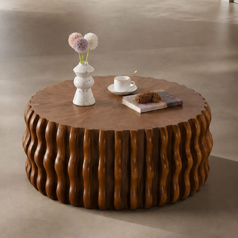 Table basse ronde 30,31 po en bois massif ondulé avec base en panneau de fibres à densité moyenne