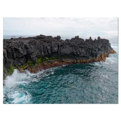 «Rocky Coast with Moss in Azores», reproduction de photo sur toile tendue