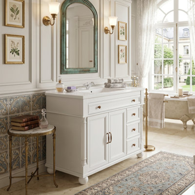 Meuble-lavabo autoportant moderne de 35,6 po de style Mid-Century avec base de colonne romaine en bois massif, lavabo intégré en céramique blanche, 1 plateau rabattable, 3 tiroirs latéraux et armoire à 2 portes avec tablette réglable, finition blanche