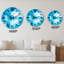 Art liquide en bleu clair et turquoise - horloge murale moderne-688546474