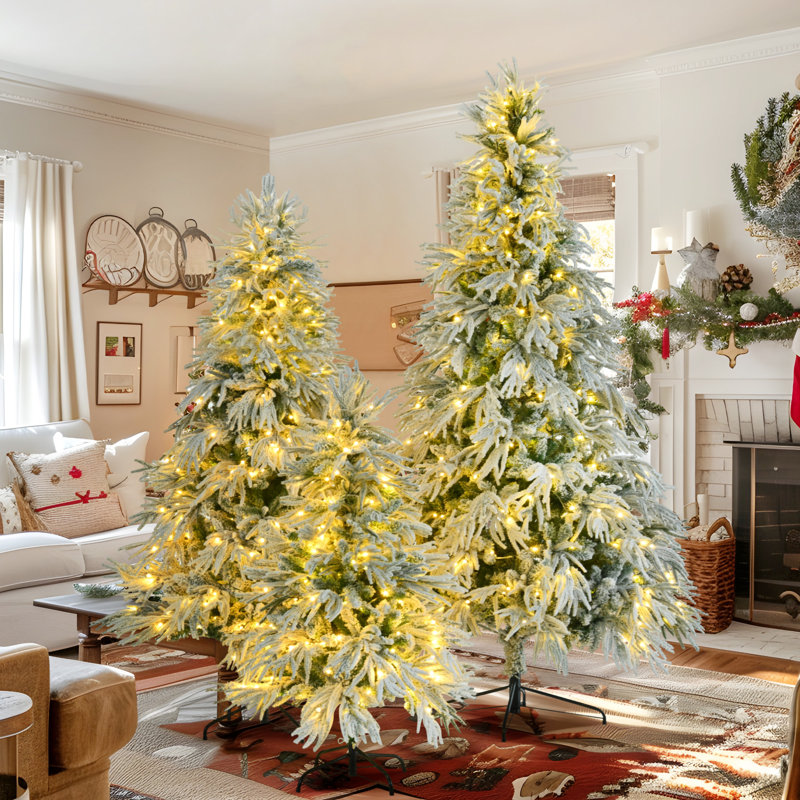 Ensemble de 3 sapins de Noël enneigé pré-éclairés