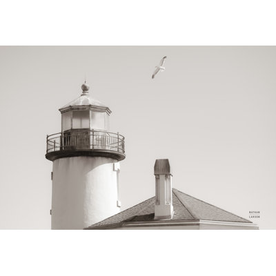 Phare survolé par Nathan Larson