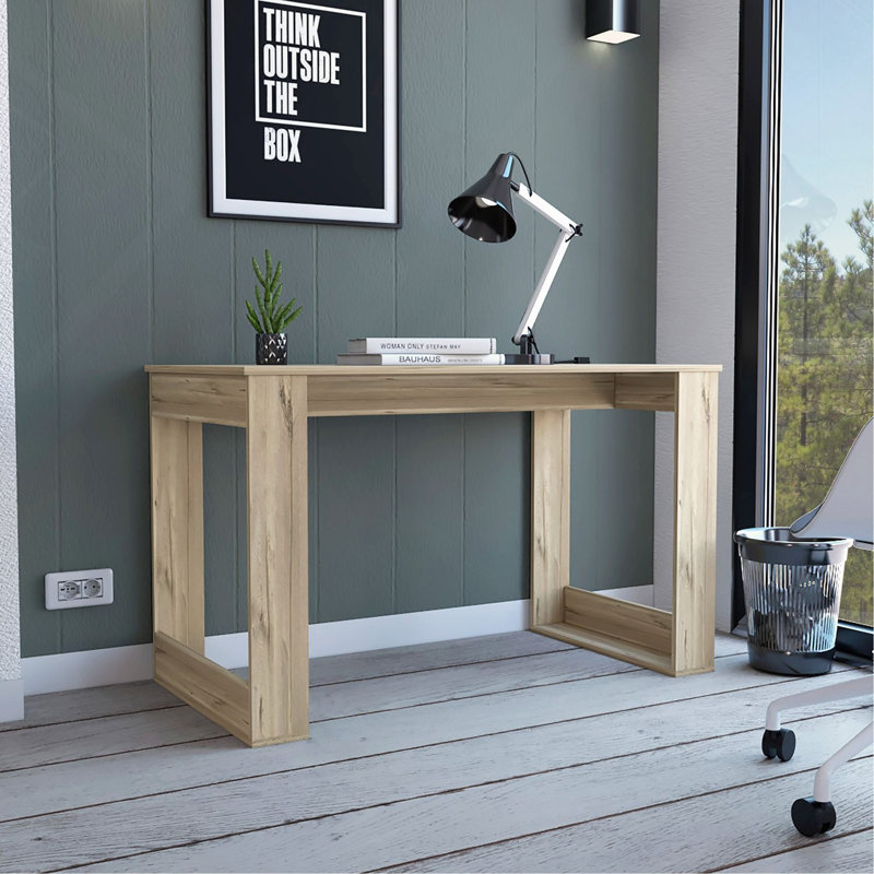 Bureau d'écriture avec grand poste de travail et pieds robustes, chêne clair, Beige