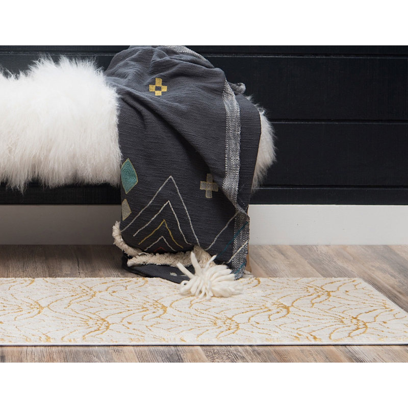 Glitzy Geometric Indoor Rug, Runner 2' x 6'1"