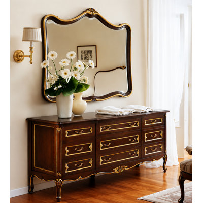 Commode baroque italienne française noyer avec accents de feuille d'or antique 24 carats