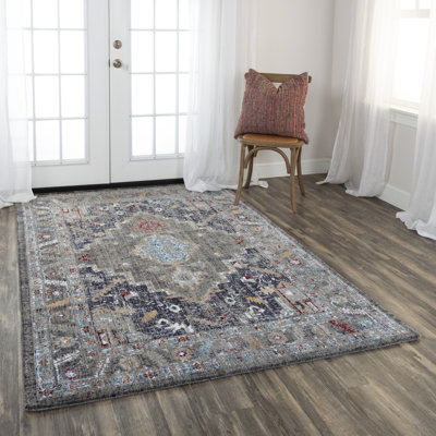 Tapis oriental gris