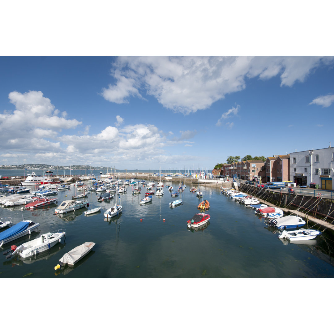 Paignton Hafen Devon sonnig Juni mit Flut in und Boote