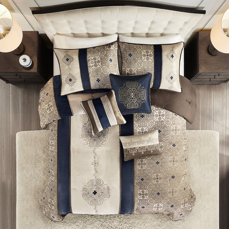Édredon très grand - bleu marine avec 2 coussins carrés et un lit