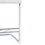  Ensemble de tabouret de bar en rotin 4 pièces avec dossier en bois massif Tabouret de comptoir de style médiéval moderne de 25 pouces Tabouret de cuisine en similicuir blanc avec pieds en métal chromé. (Seulement les chaises de salle à manger)-1528433414
