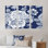 «White Vintage Flowers On Classic Blue I», ensemble de 3 toiles encadrées