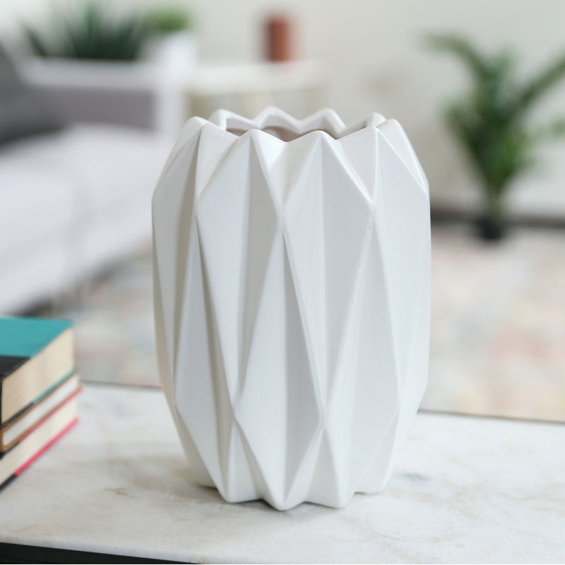 Vase de table en céramique Livesay, H 9,75 po x l 7,5 po x P 7,5 po