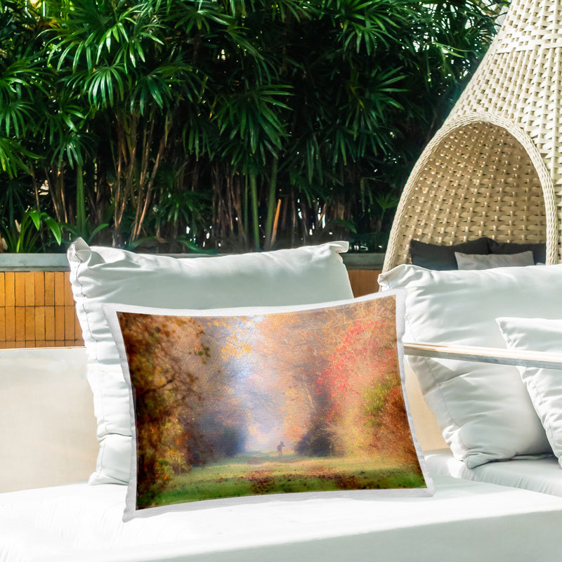 Coussin d'extérieur imprimé fauve et feuillage automnal par Carrie Ann Grippo-Pike