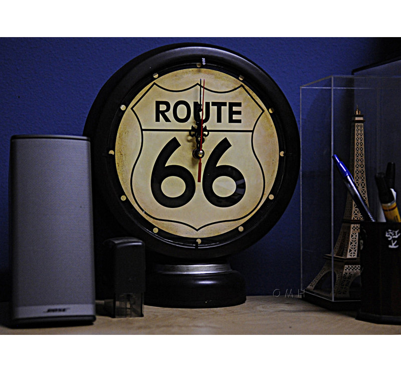 Rustic Atomic Tabletop Clock in Black Gold