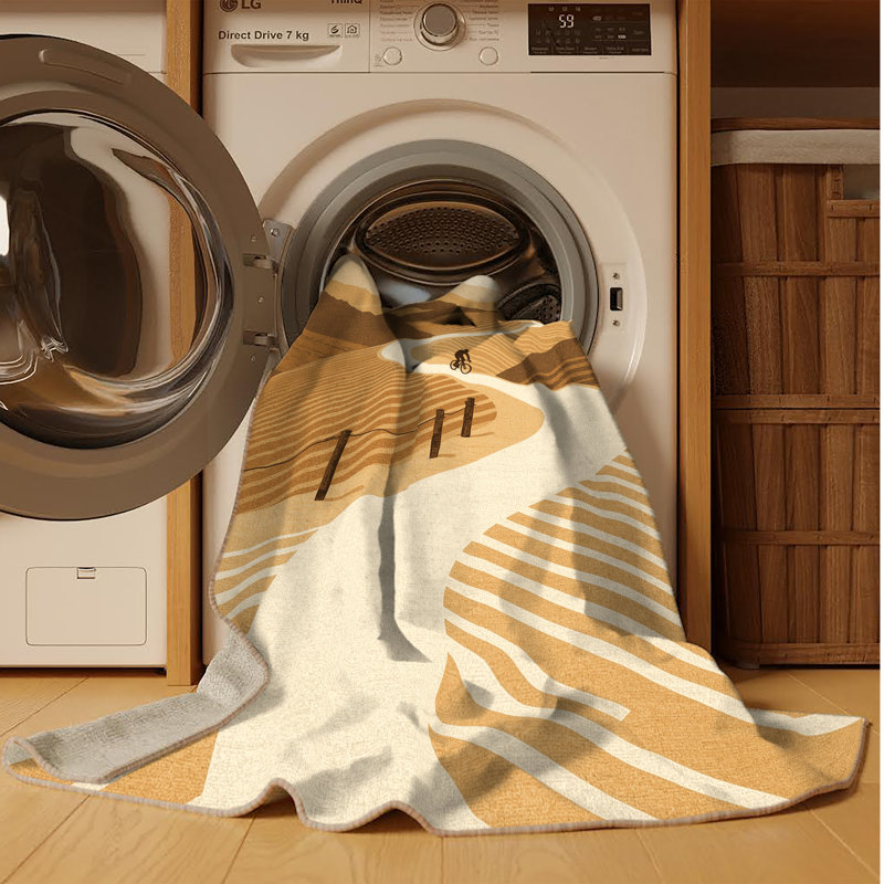 Tapis rayé beige lavable à la machine Rayan, 5 x 7