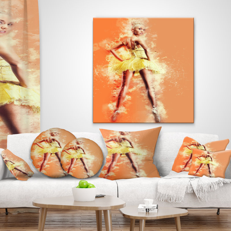 Magnifique ballerine en tutu jaune - coussin imprimé Portrait, 18 po x 18 po, Coussin décoratif