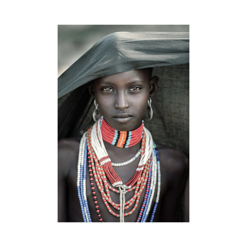 Arbore Tribes Girl, H 40 po x l 26 po x P 1,5 po, Toile tendue