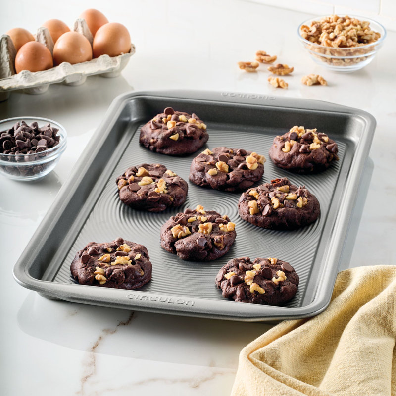 Circulon Bakeware Nonstick Cookie Pan / Cookie Sheet, Chocolate Brown, 17" H x 11" W