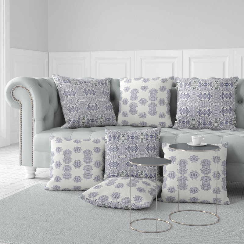 Housse de coussin décoratif carré en polyester Elegant Twirls Fennique, Blanc, 16 po x 16 po