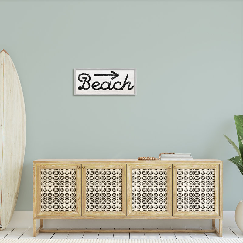 Art textuel sur toile, "Weathered Beach Direction Sign" par Daphne Polselli, H 10 po x l 24 po x P 1,5 po