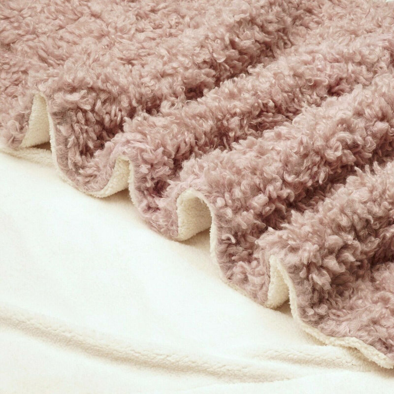 Jeté de luxe Throw-A Lamb, Lilas