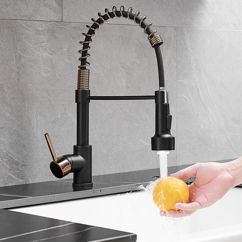 Robinet d'évier de cuisine commercial avec levier rétractable, levier unique, design noir et or rose, fonction à DEL, style contemporain, matériau principal en laiton, bec arqué rotatif à 360 degrés, finition empreinte digitale