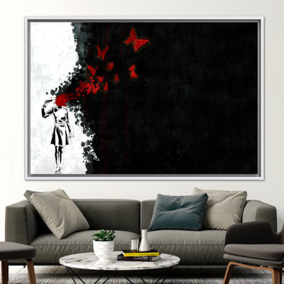 Art mural abstrait avec des papillons rouges et une tête de fille