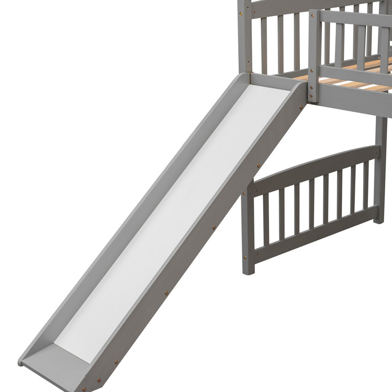 Lit mezzanine simple avec glissade en gris - amusant et divertissant. Structure en bois sécuritaire pour. Aire de jeu fantaisiste