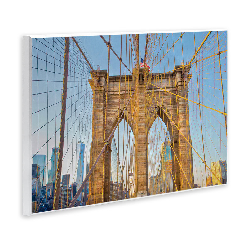 Pont industriel avec plaque murale drapeau américain, design par Seven Trees Design, H 10 po x l 15 po