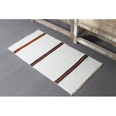 Petit tapis kilim en chanvre tissé à plat et à rayures rétro, idéal pour l'entrée en blanc