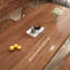 Ensemble de table de salle à manger en bois massif de style américain.-106586590