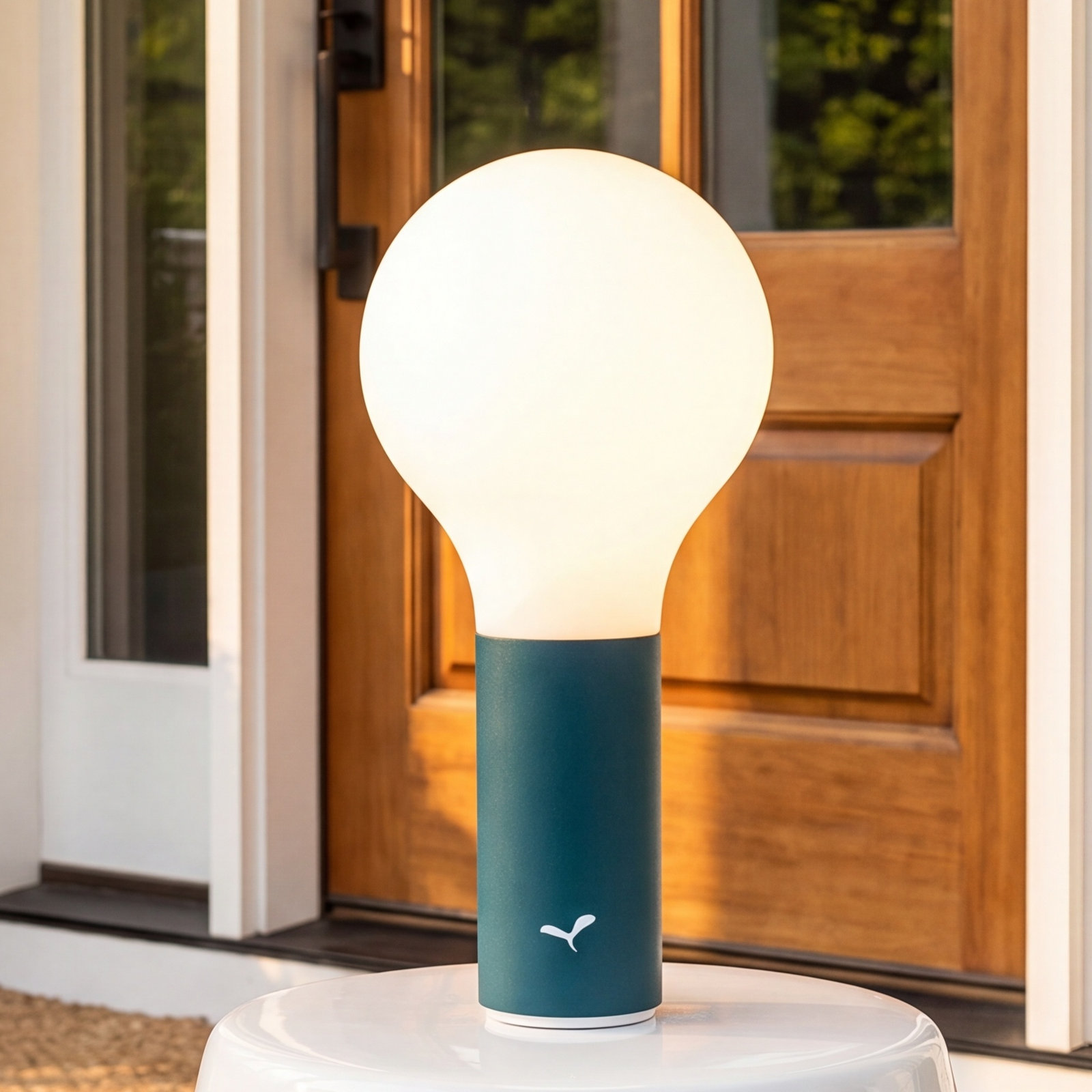 Aplo Outdoor Light, Acapulco Blue