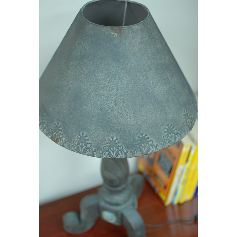 Nostalgia Metal Table Lamp