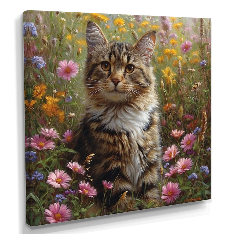 Mignon chat tigré dans un champ de fleurs - impression d'art mural chat, Toile tendue, H 36 po x l 36 po x P 1,5 po