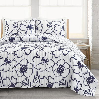 Scandinavian Reversible Floral Quilt Set