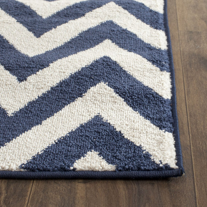 Sharpay Chevron Hand Woven Area Rug, Rectangle 91 x 152cm