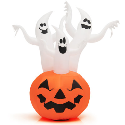 Halloween fantômes avec citrouille gonflable