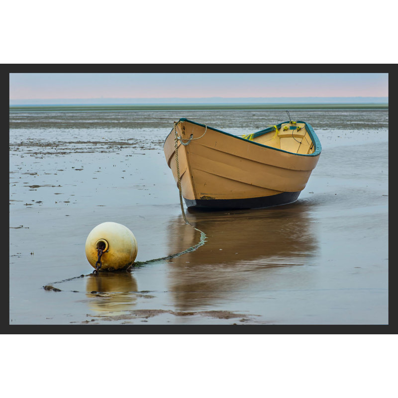 Yellow Dory Boat Waiting For High Tide, reproduction d'art sur papier affiche, H 12 po x l 18 po x P 0,5 po