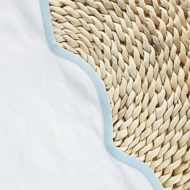 Jupe de lit chic - jupes de lit plissées à bords festonnés, volant de lit antidérapant, tissu épais pour plus d'intimité, prélavé pour une utilisation durable, lavable à la machine