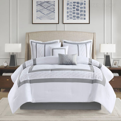 Luxurious Hypoallergenic Comforter Set for Stylish Bedroom Makeover