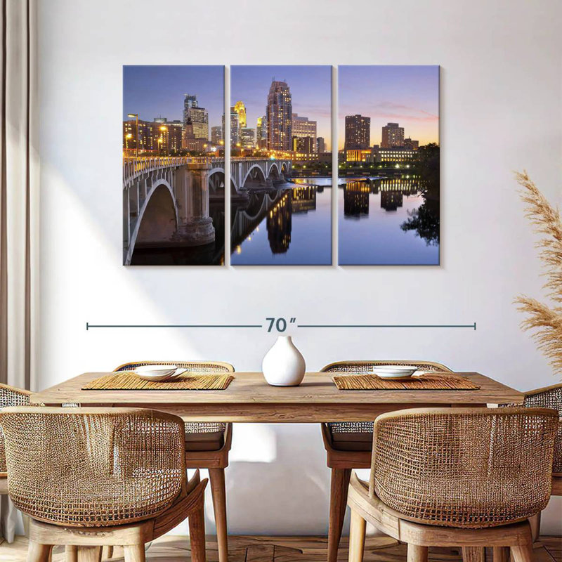 Nicci Minnesota, 36" H x 57" W