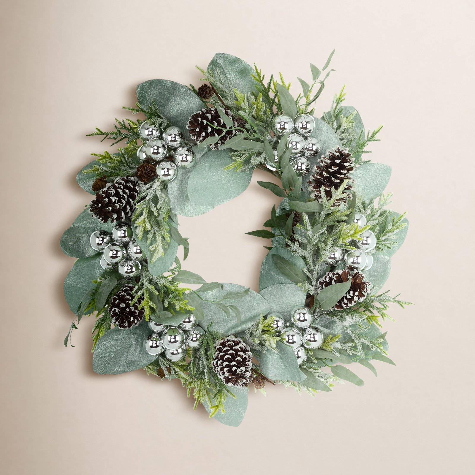 Lemmikki 26" Pine Wreath