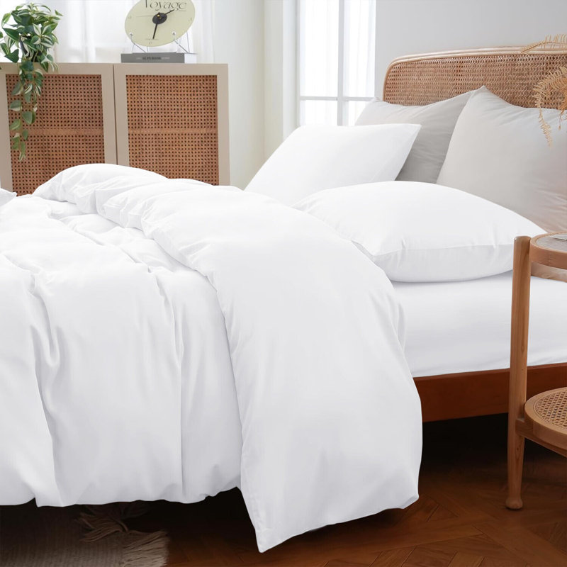 Premium 4-Piece Microfiber Duvet Cover Complete Set, Super King Duvet Cover Set + 3 Additional Pieces, White