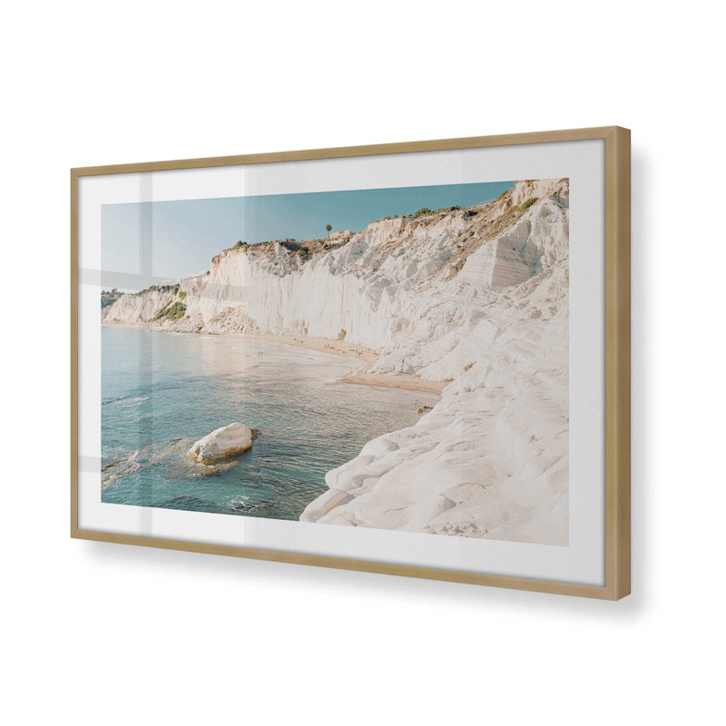 Imprimé Cliffside Dreams, H 17,25 po x l 21,25 po x P 1,25 po, Cadre doré brossé