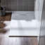 Base de douche à surface solide l 47,25 po x P 31,5 po, antidérapante, profil bas, incurvée, accessible en fauteuil roulant-87073654-87073653