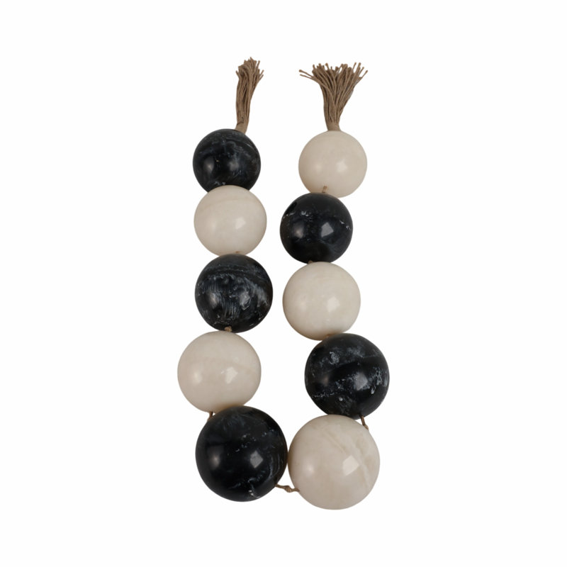 Sagebrook Home 46" Swirled 3" Resin Beaded Garland, White, Solid Color, White/Black