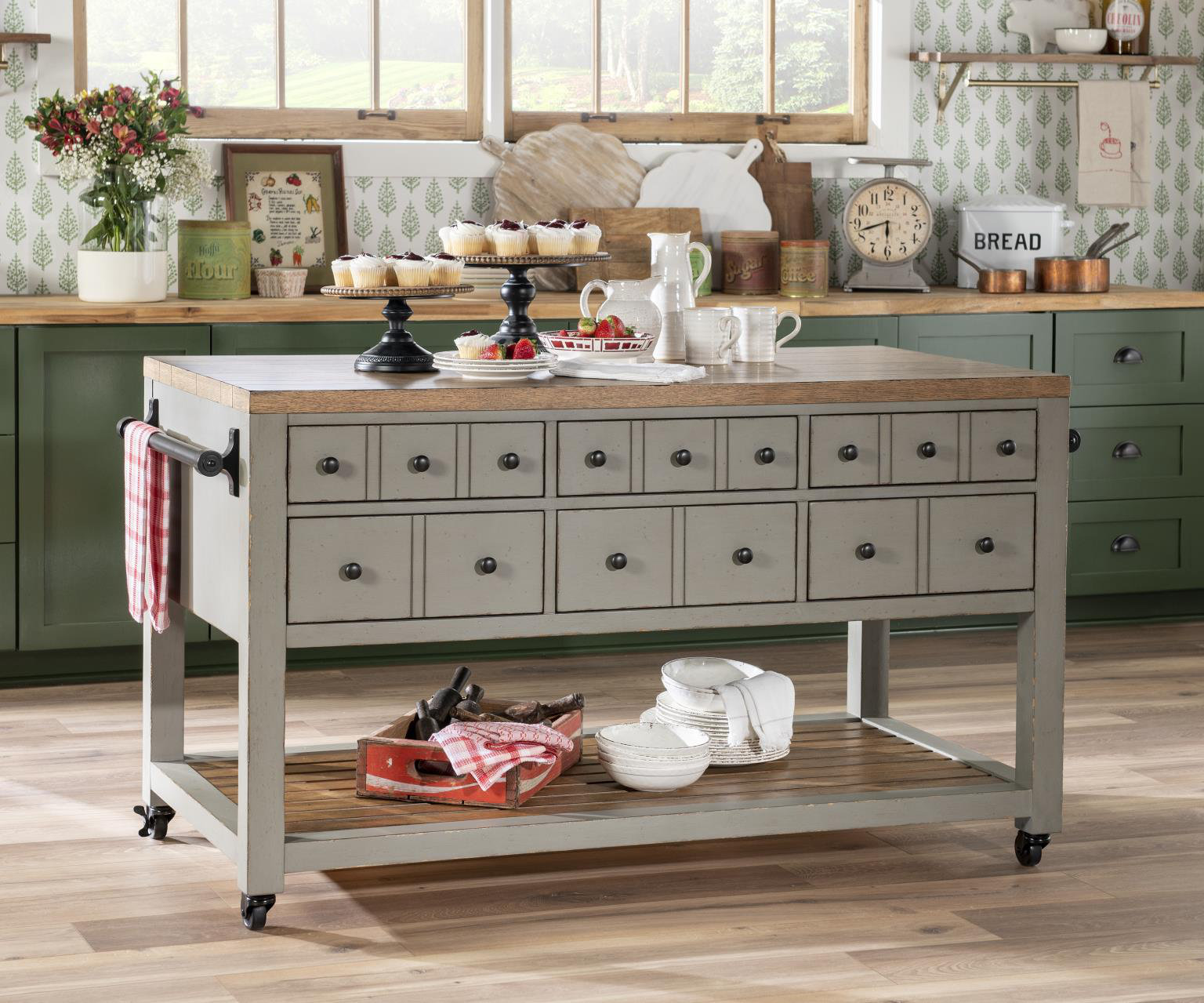 Country Living Kitchen Island, Green
