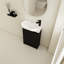 Meuble-lavabo autoportant de 58 cm (23 po). Design moderne et compact. Charnières de porte à fermeture douce. Espace de rangement suffisant. Couleur châtaigne noire. Meuble-lavabo facile à nettoyer, autoportant, châtaigne, portes, spacieux