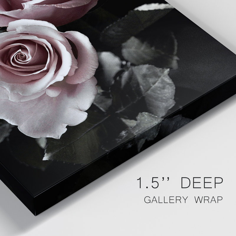 «Rose noir I», ensemble de 2 reproductions de photos sur toile, H 36 po x l 24 po x P 1,5 po, Toile tendue